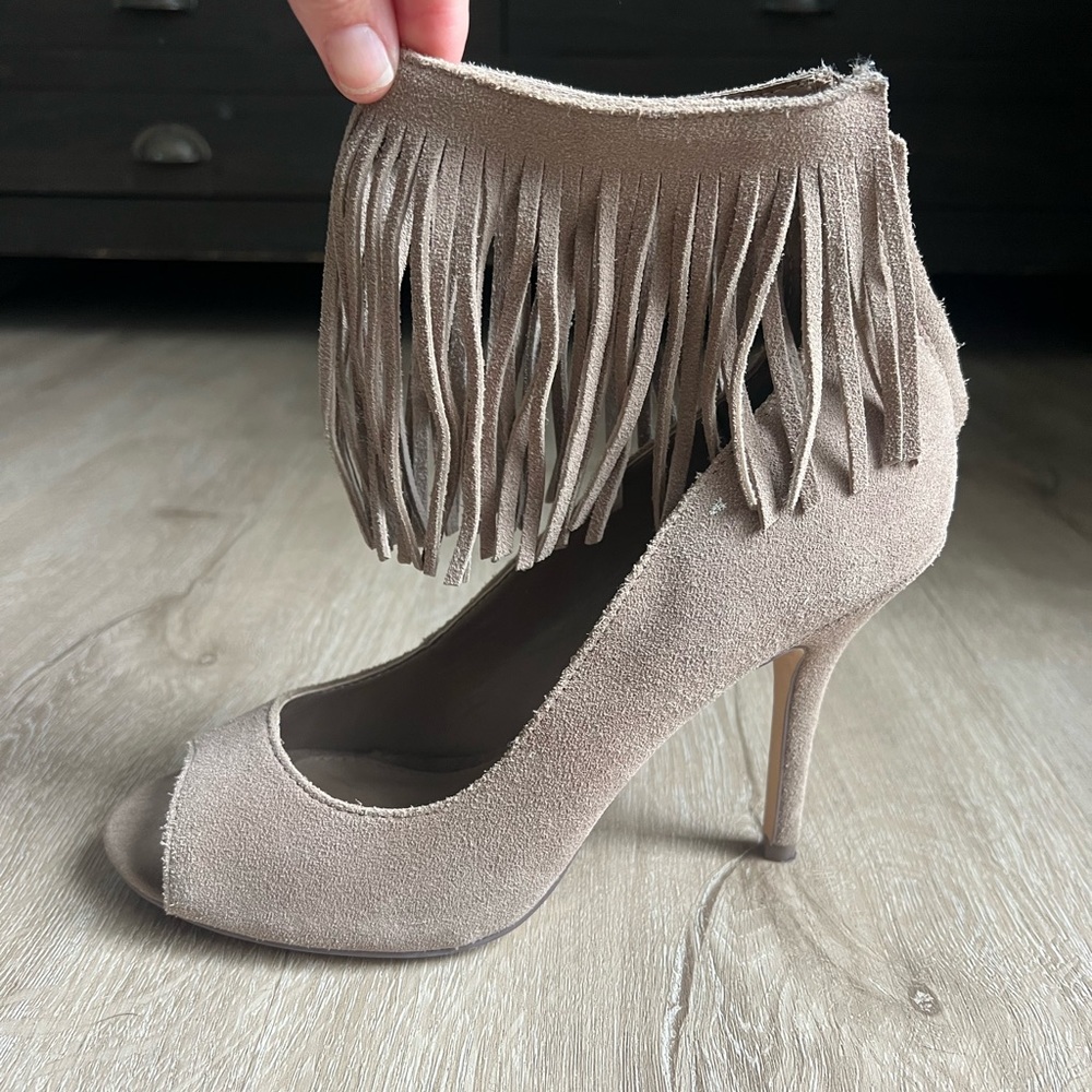 Steve Madden Safyaa Fringe Heel, Taupe, 8.5